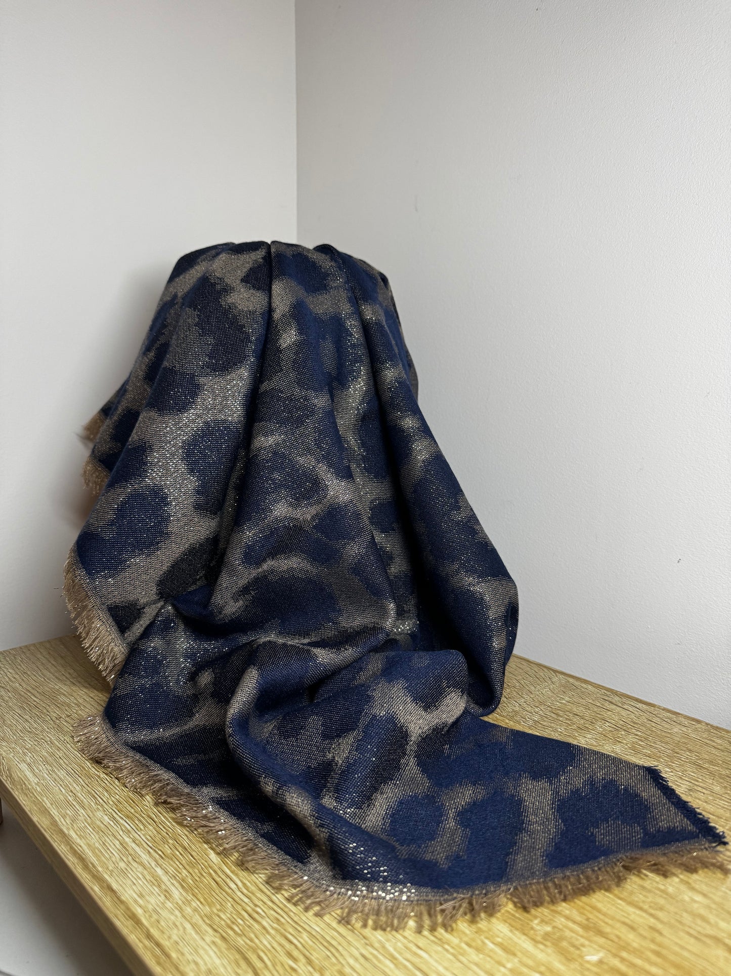 Echarpe en soie léopard