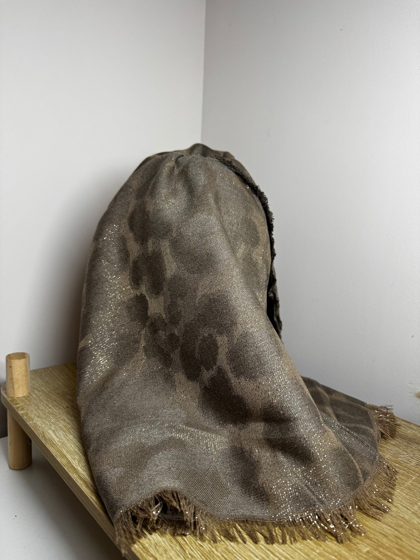 Echarpe en soie léopard