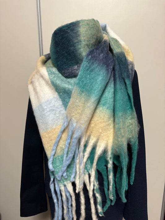 Echarpe en laine bleue